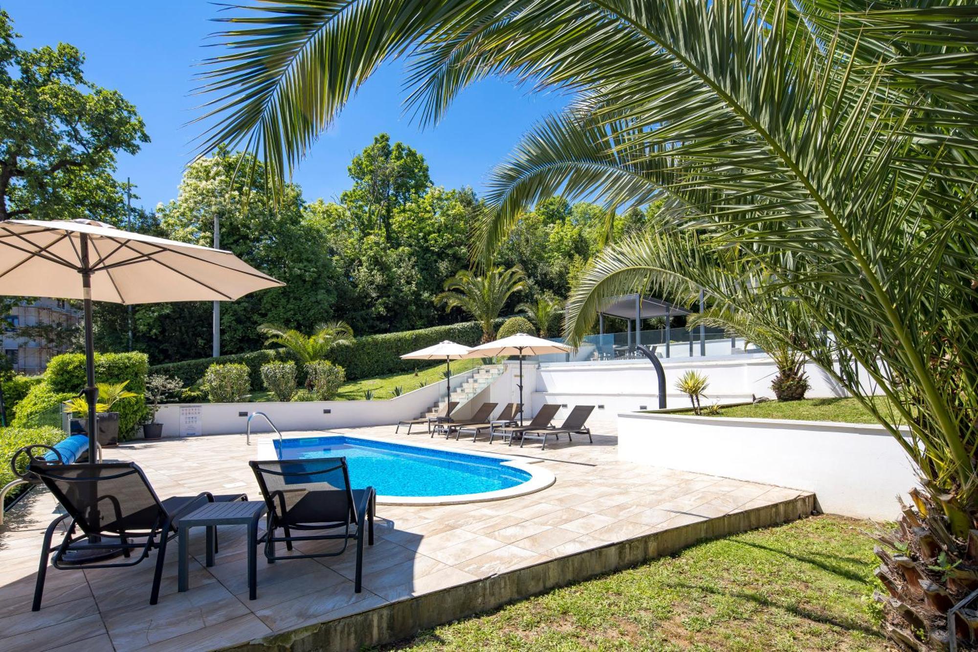 Villa Garden Apartment With Pool Опатія Екстер'єр фото