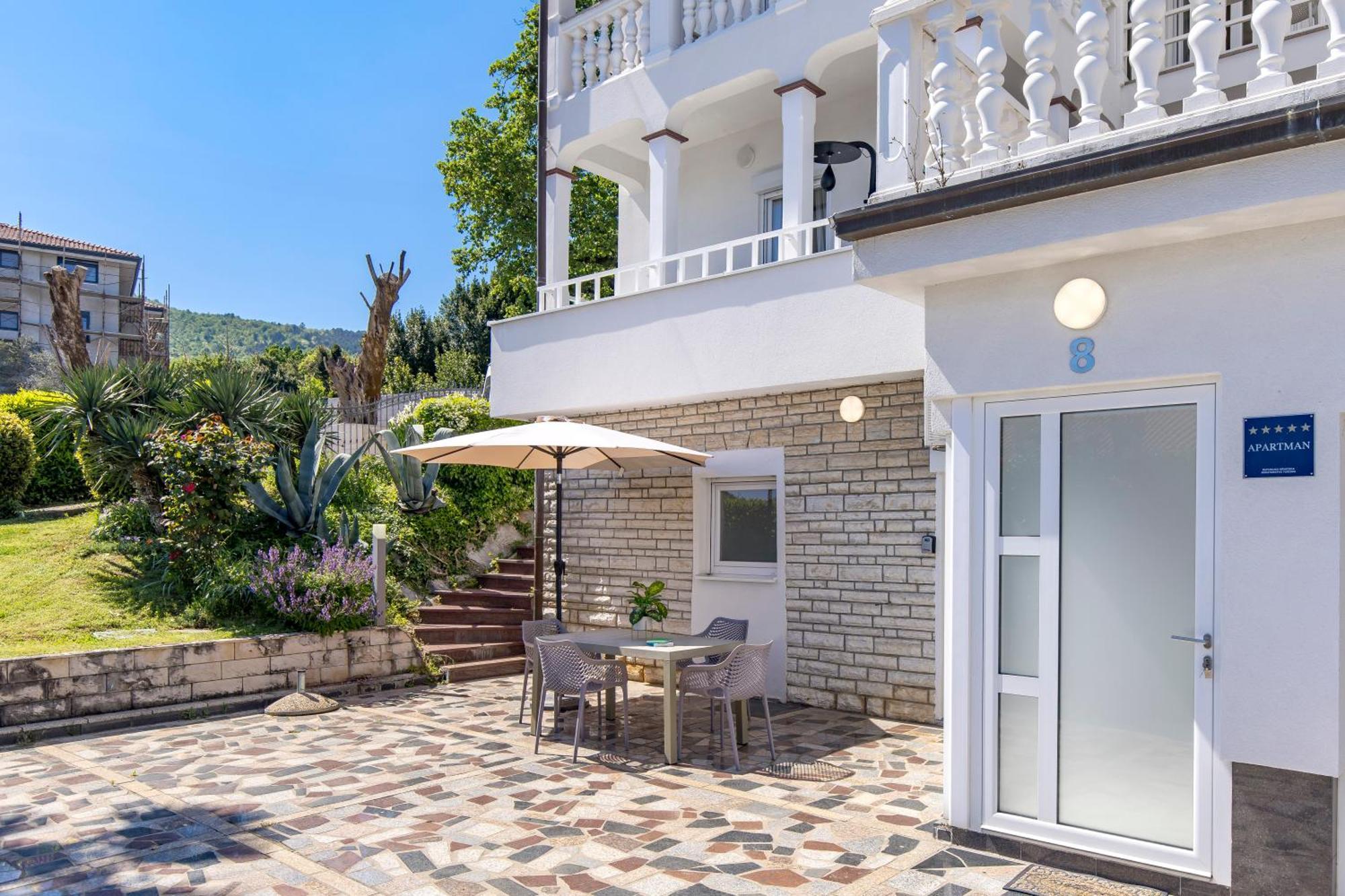 Villa Garden Apartment With Pool Опатія Екстер'єр фото