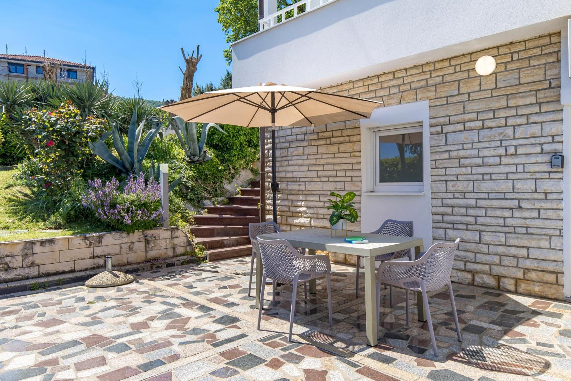 Villa Garden Apartment With Pool Опатія Екстер'єр фото